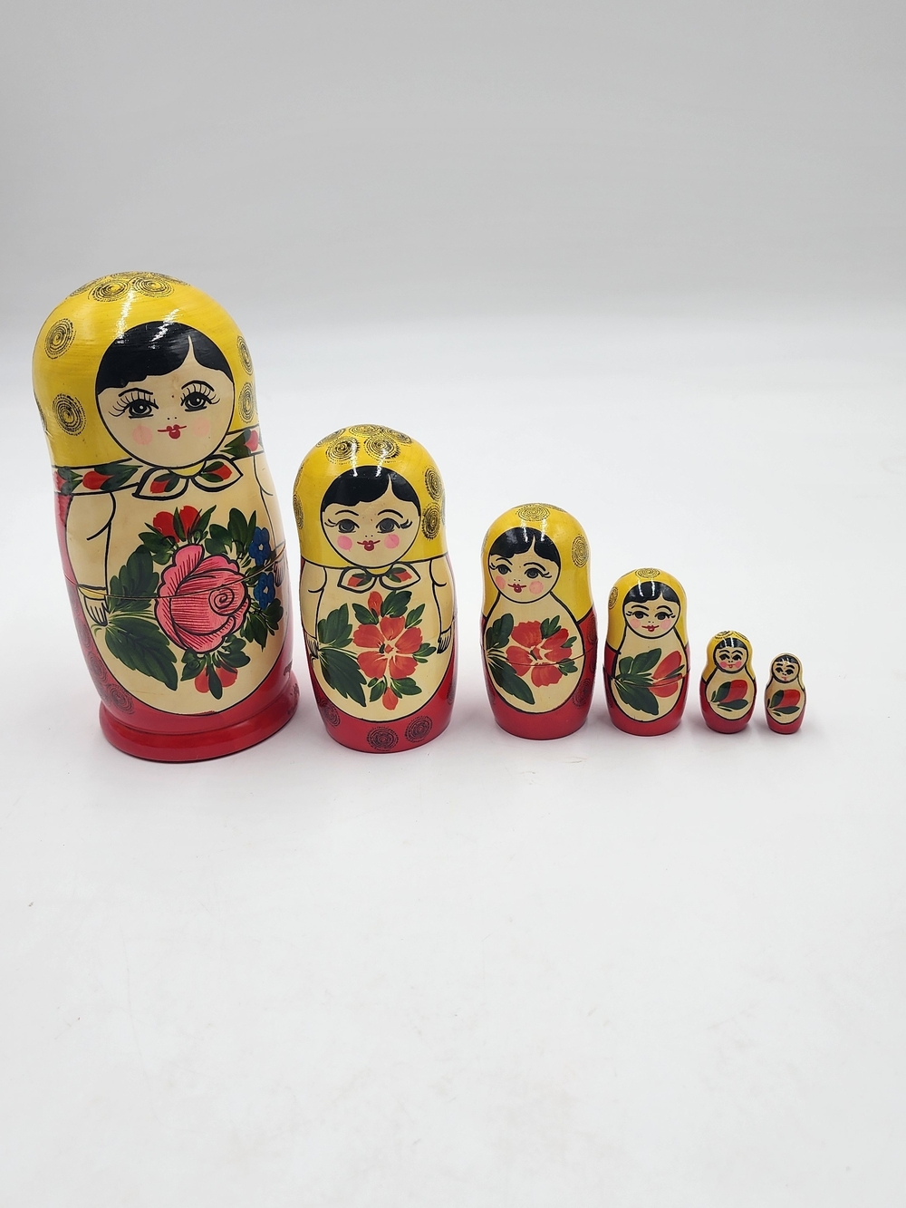 6 Piece Russian Nesting Dolls Matryoshka Hand Painted Wooden Floral  Set